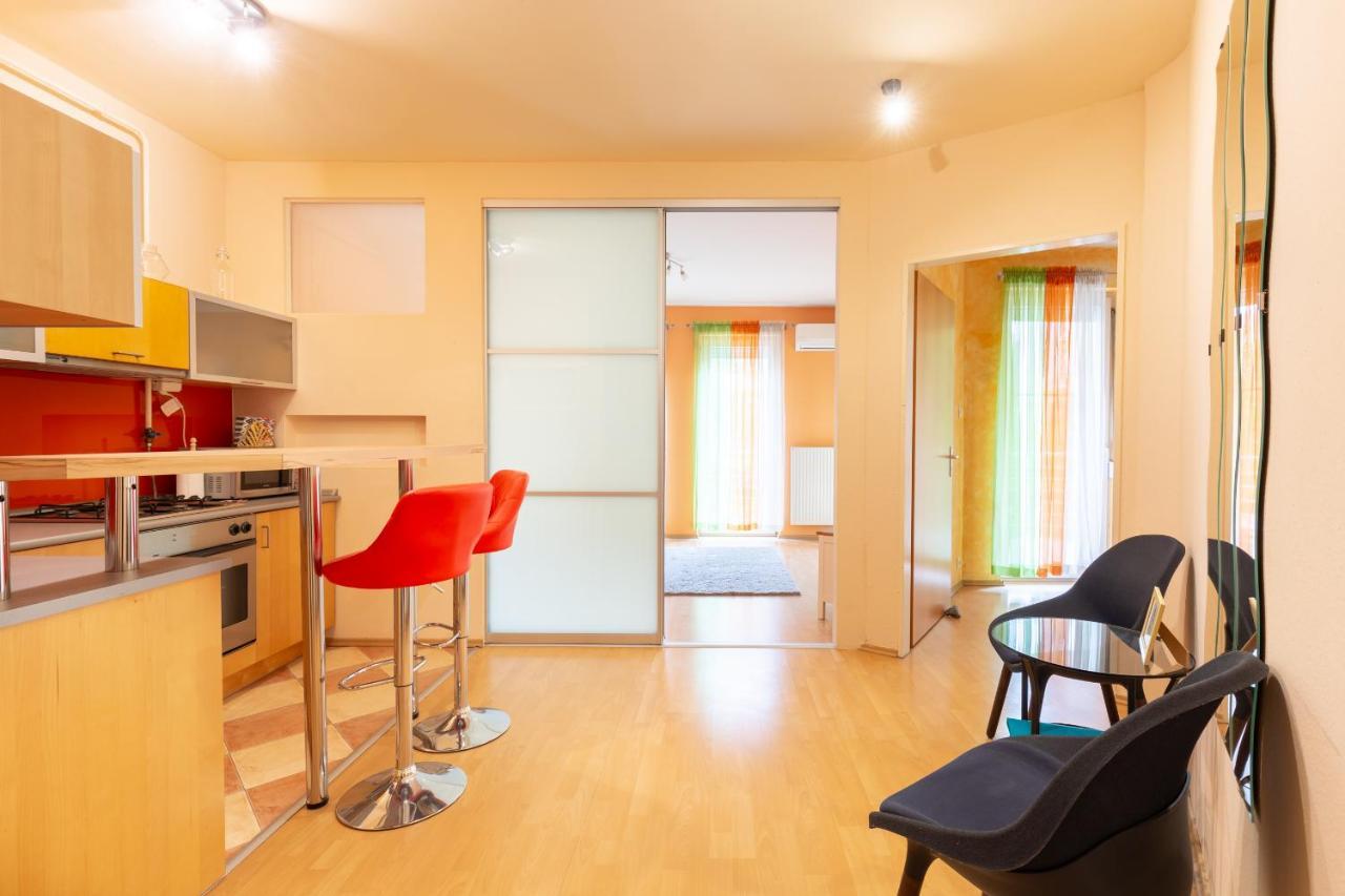 M36 Mester Apartment บูดาเปสต์ ภายนอก รูปภาพ